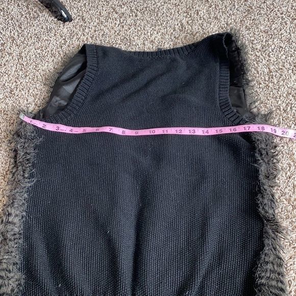 🎀 3/$20 Maurices women’s small faux fur vest - Picture 5 of 6
